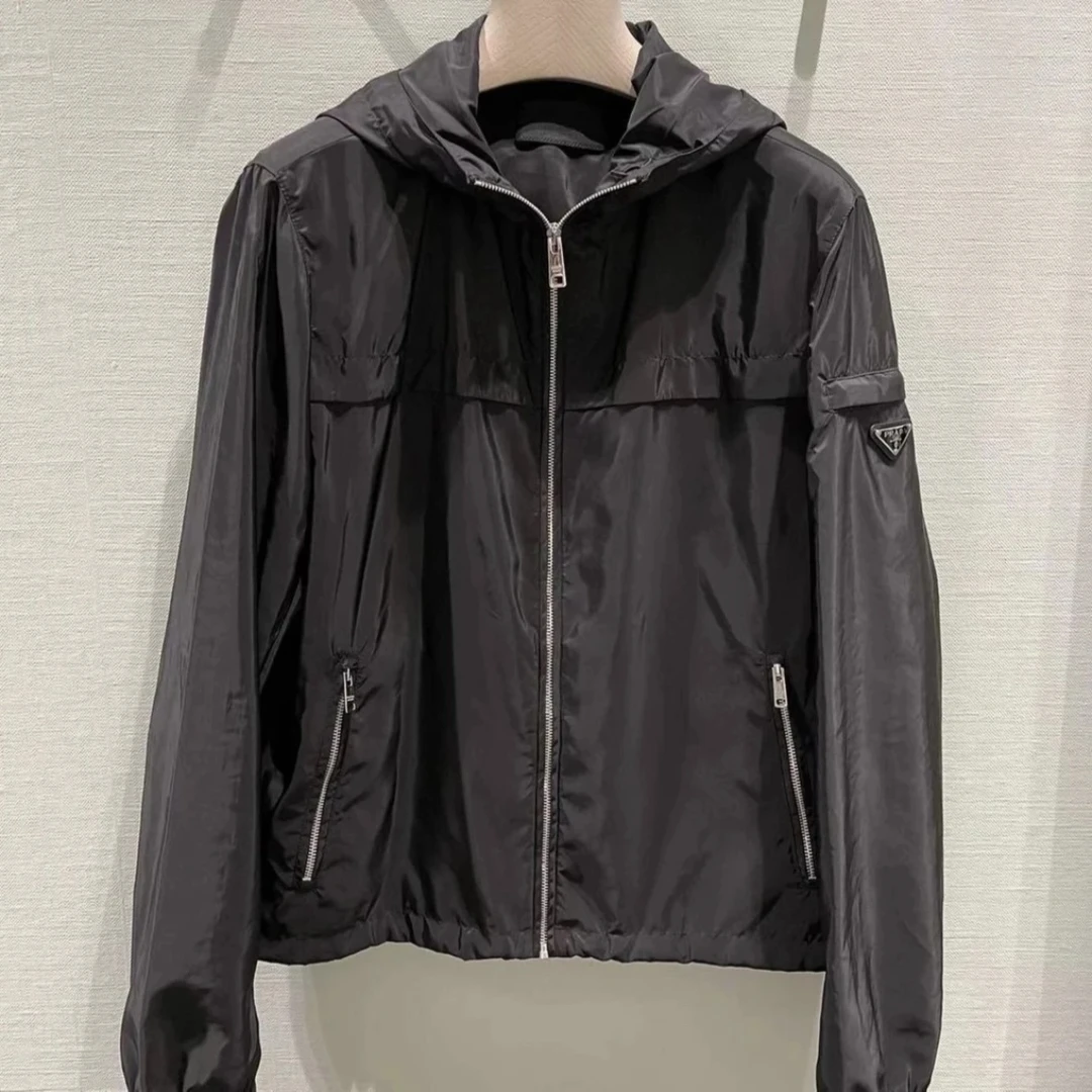 全新未使用 Prada/普拉达 男士薄款连帽三角标春秋短款夹克外套