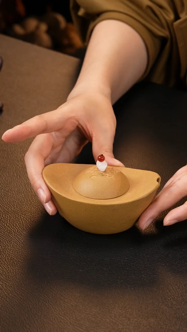 【闪购商品】紫砂茶宠元宝手抓壶