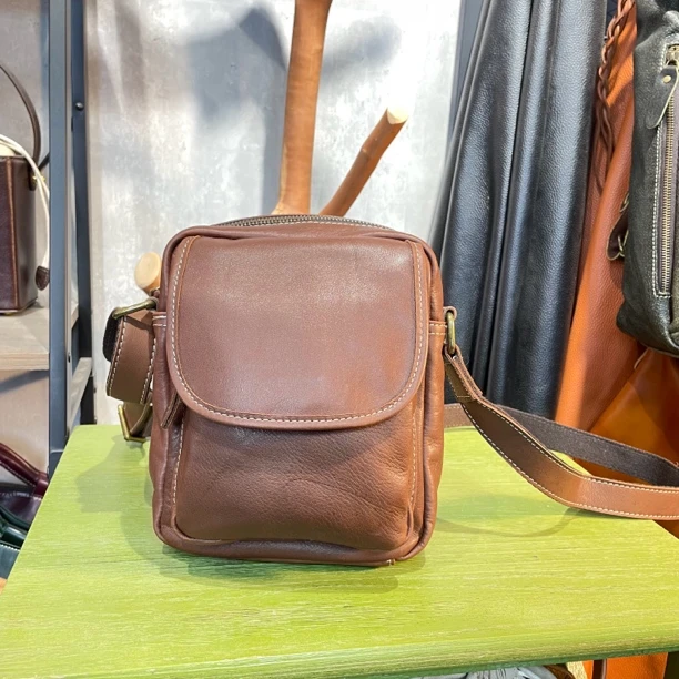 复古男士单肩包真皮斜挎包植鞣牛皮休闲手机包小众原创