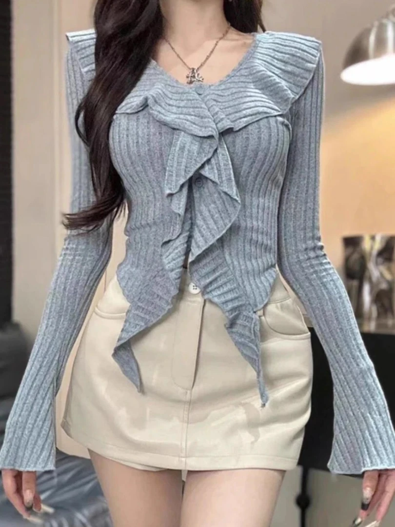 2024秋冬性感辣妹V领设计感喇叭袖不规则荷叶边打底修身显瘦上衣