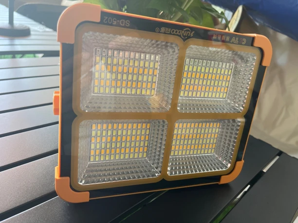 户外野营照明灯探照灯太阳能灯探照灯户外照明等