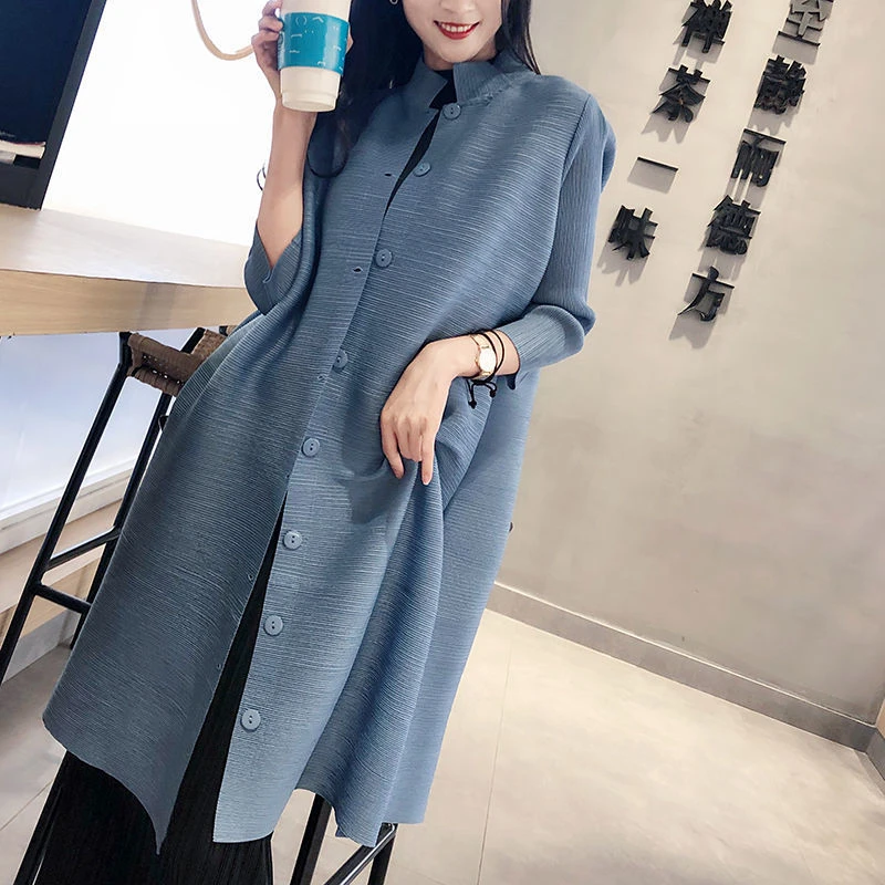 三宅褶皱立领风衣外套女秋装2025年新款中袖遮屁股中长款开衫077#