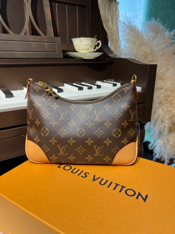 全新未使用 LouisVuitton/路易威登 boulogne黄牛角包【士多梨】