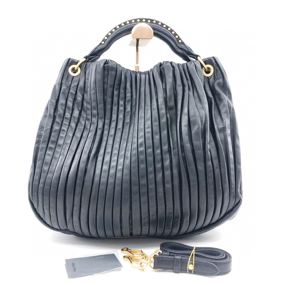 95新 MIU MIU/缪缪 全皮黑金褶皱铆钉手提单肩斜挎包/公价13900