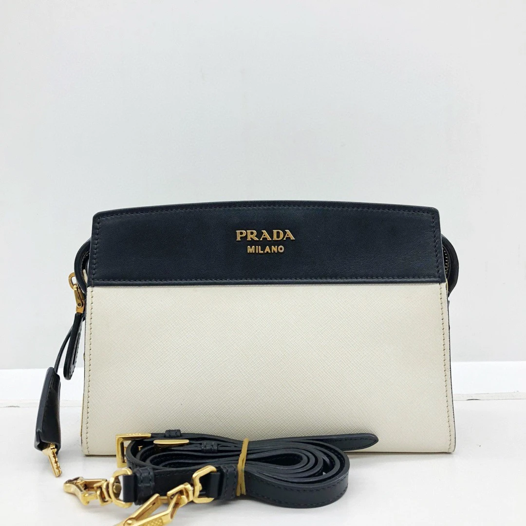 95新 Prada/普拉达 97新/黑白色全皮单肩斜挎包/公价15800