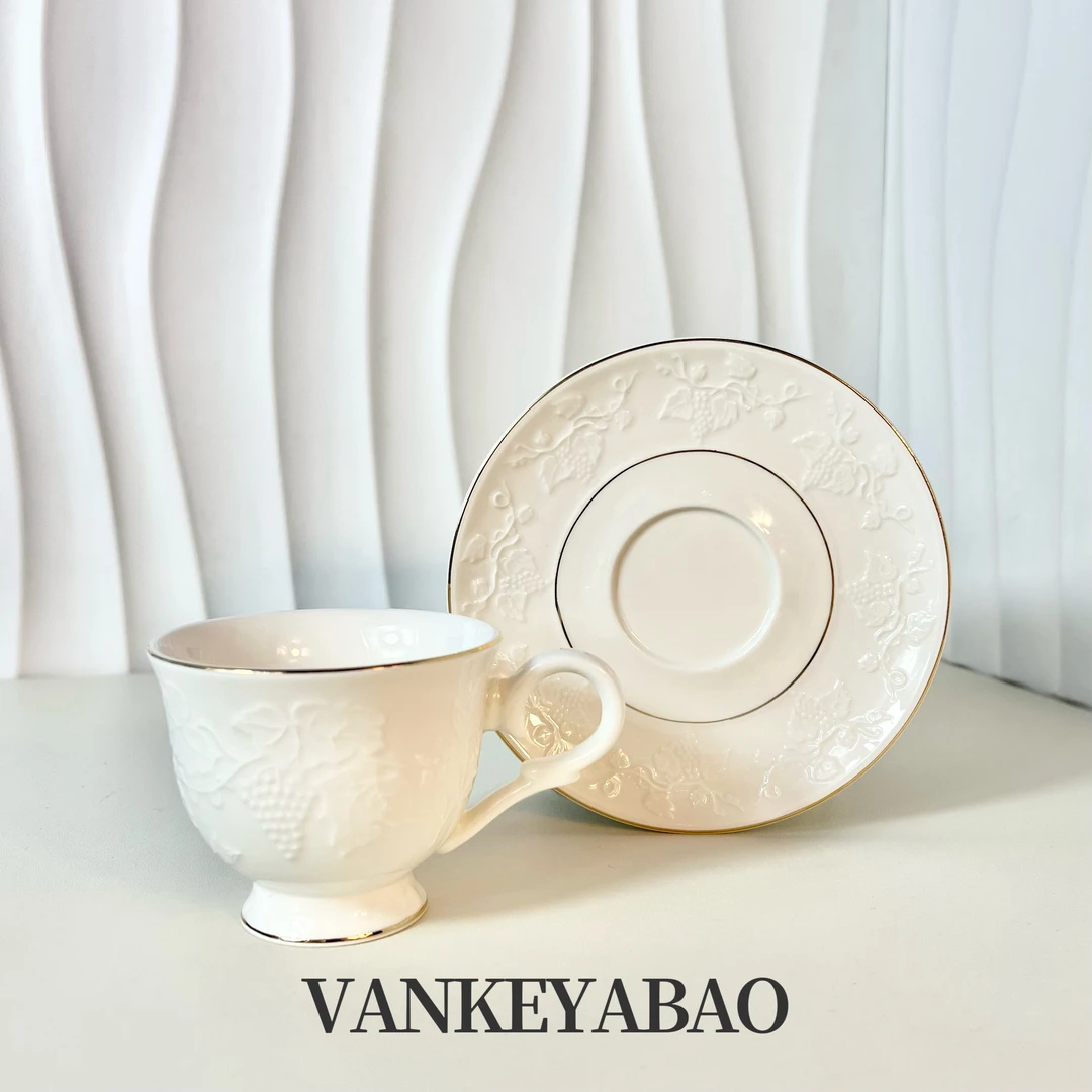 V34浮雕葡萄VANKEYABAO白色8.5cm描金陶瓷咖啡杯  2137