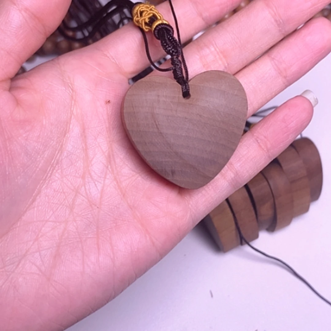 【闪购商品】檀香老山檀香心形