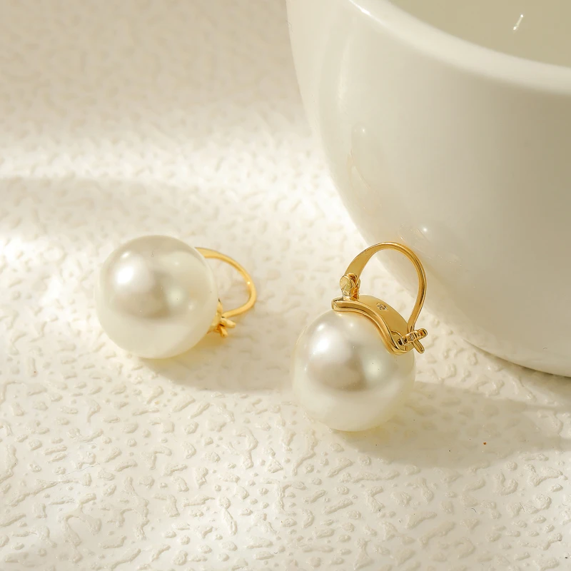 铜合金耳饰 轻奢白色小众设计感精致高级气质冷性风法式简约耳坠