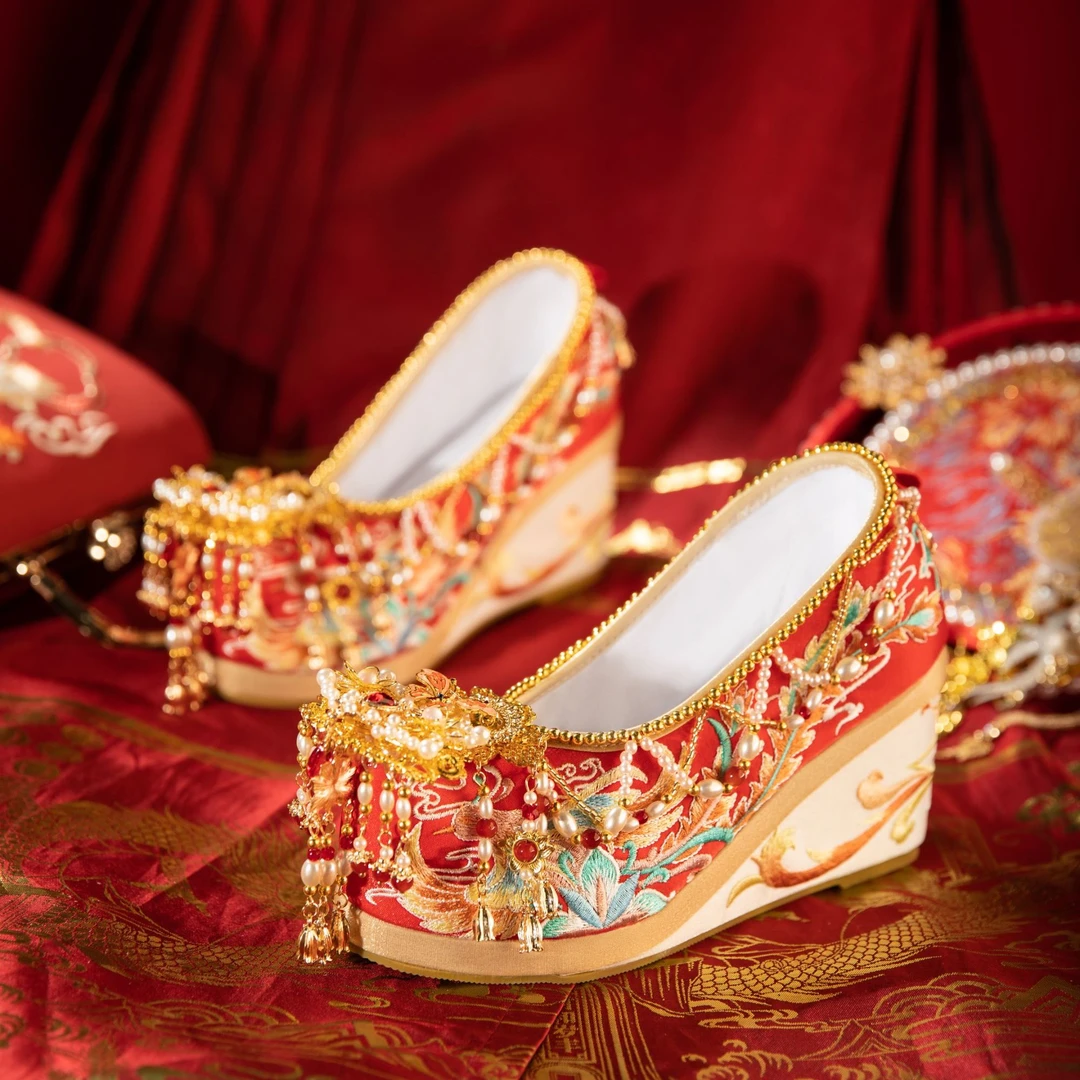 舞绣缘明制中式秀禾婚鞋重工古风增高红色新娘鞋婚鞋结婚绣花鞋女