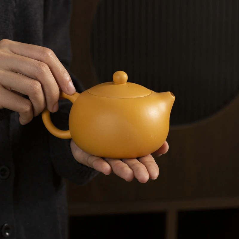 黄金段泥西施壶-200毫升（陈美星）