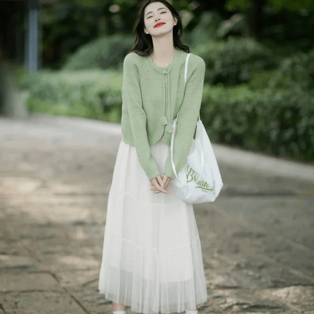 2024年早秋新款小清新绿色宽松慵懒风薄款针织开衫上衣白色半身裙