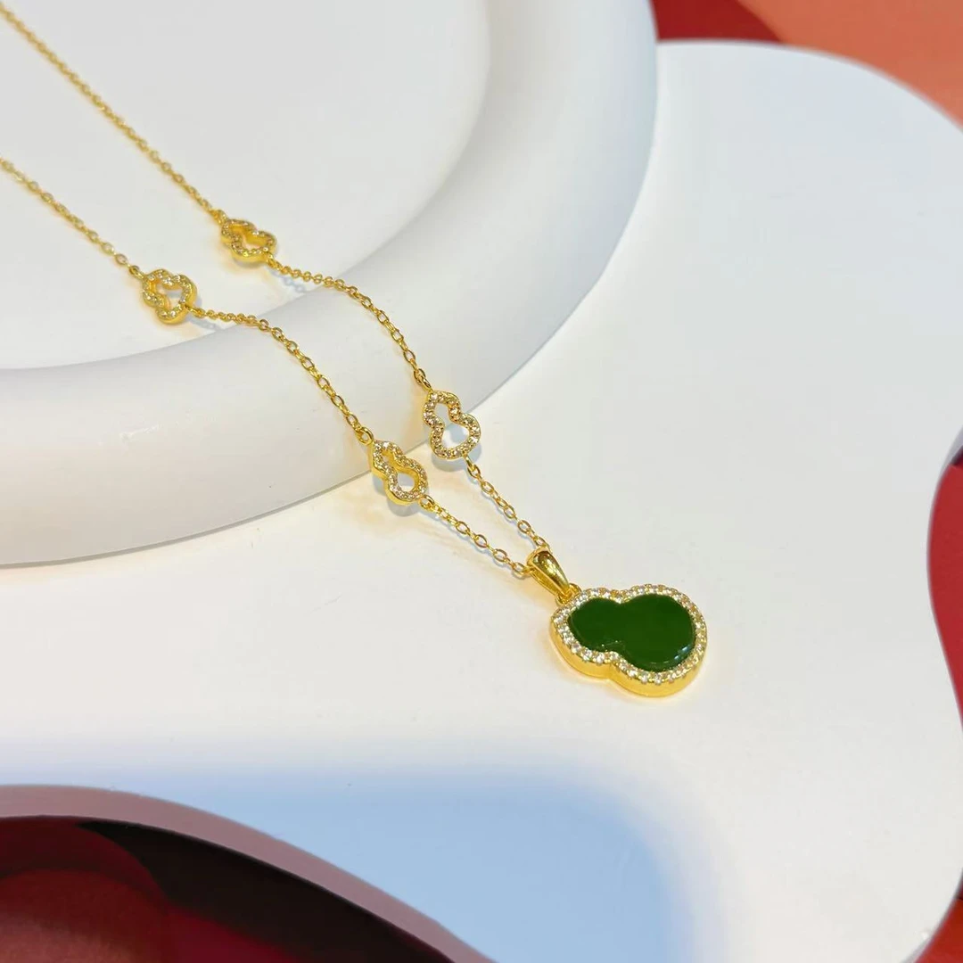 S925银镶嵌15.4*11mm碧玉葫芦套链HNZ8283