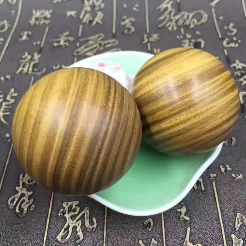 绿檀手球保健球文玩手把件老人手工打磨木雕带香韵