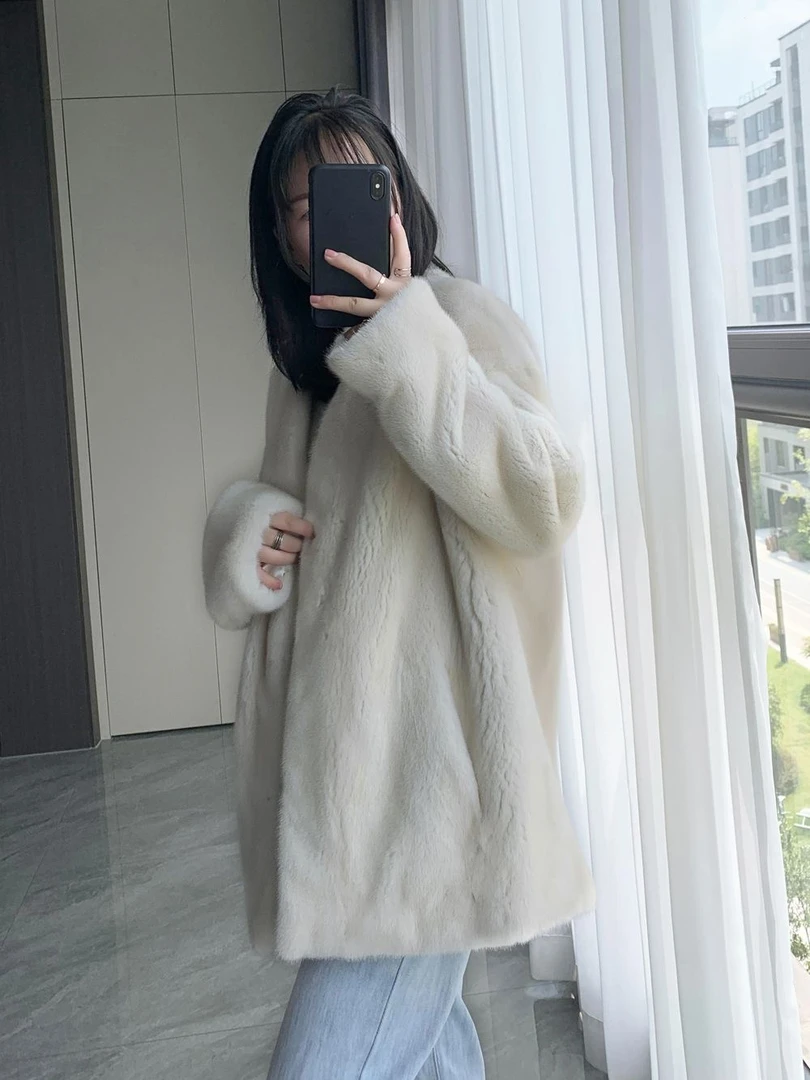 精品女装新款，实物已直播间为准，私拍不发外套