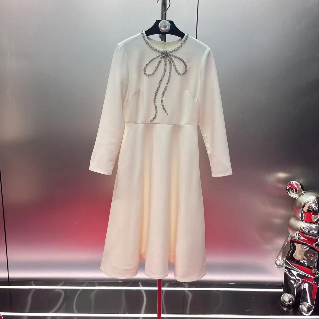 W1905秋气质名媛重工水钻蝴蝶结收腰连衣裙法式浪漫度假风长裙