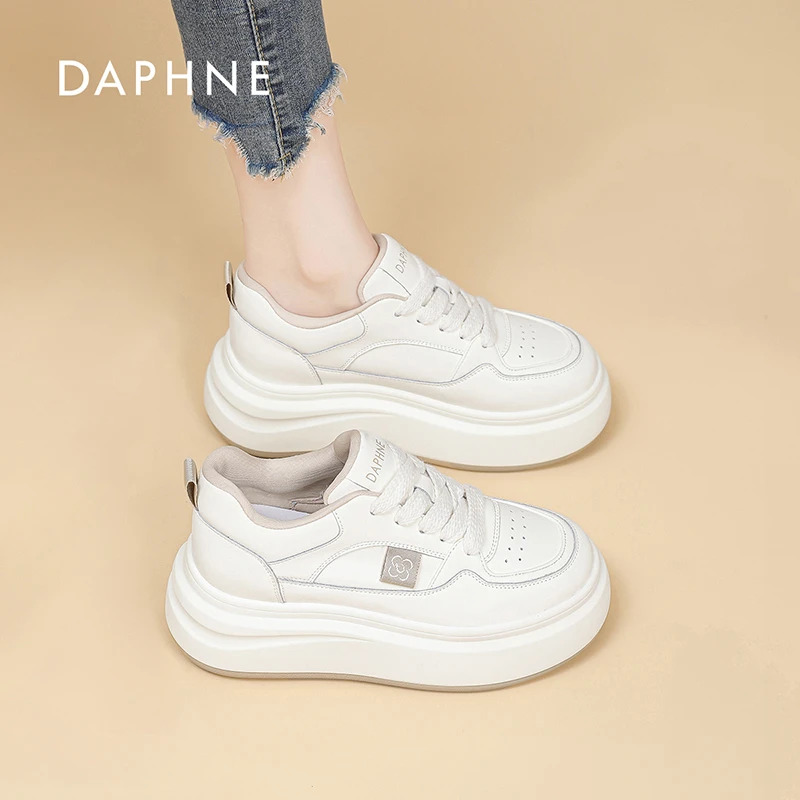 Daphne/达芙妮真皮小白鞋女2026春季爆款百搭厚底时尚休闲板鞋z