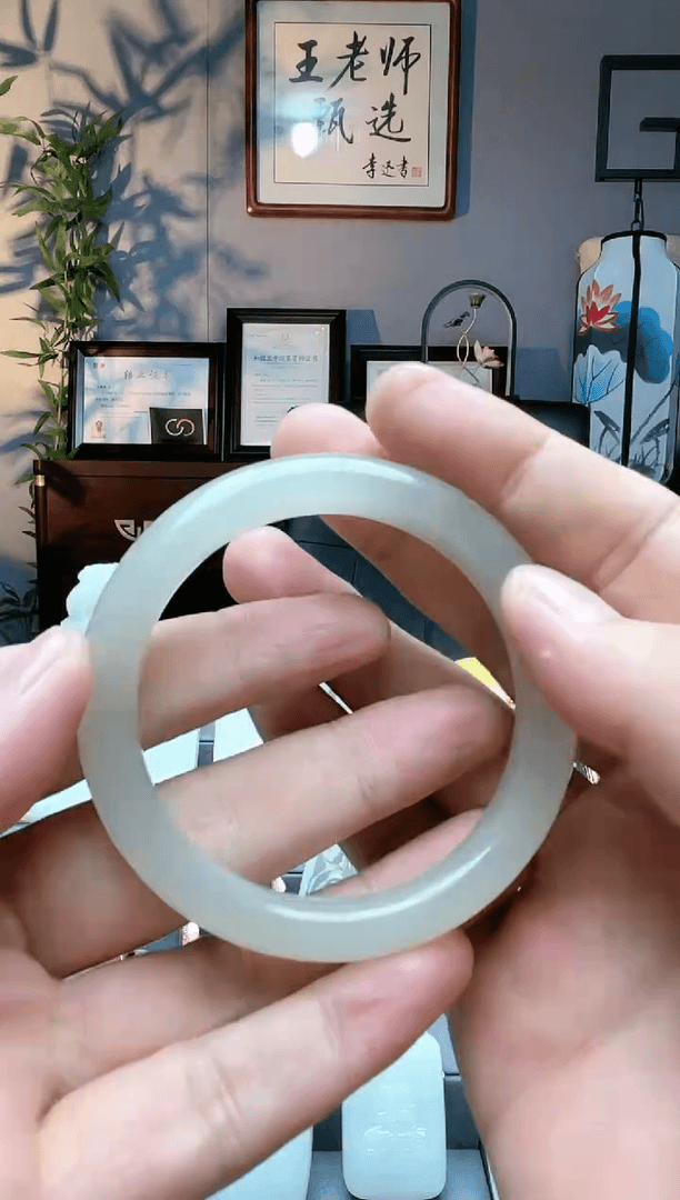 【闪购商品】和田玉手镯未镶嵌天然和田玉手镯58mm