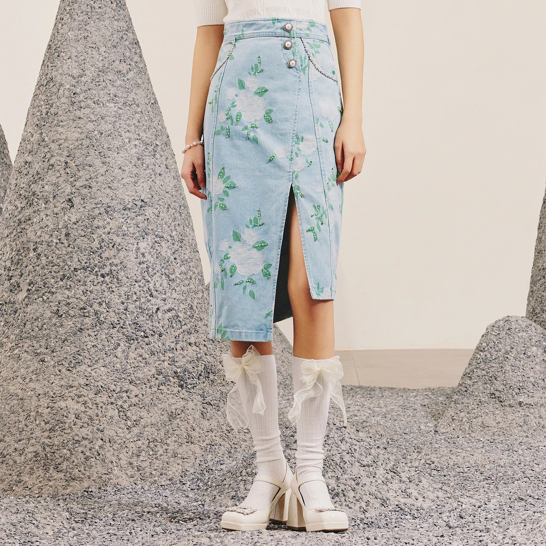 【老板娘夏天】MAXRIENY轻复古少女感春日提花高腰牛仔开衩半裙春款