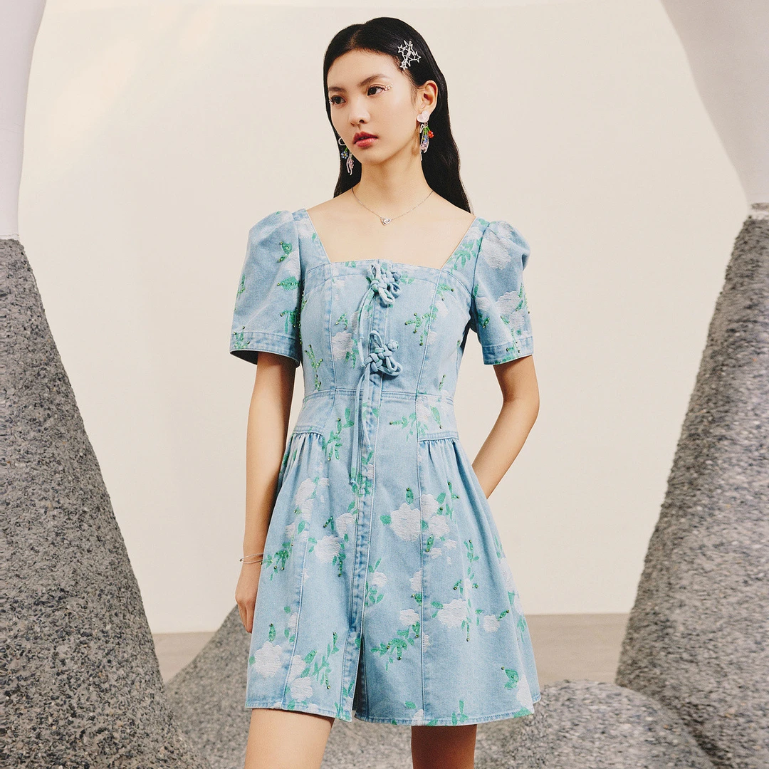 （丫头）MAXRIENY精致复古感蜻蜓系列盘扣方领牛仔连衣裙