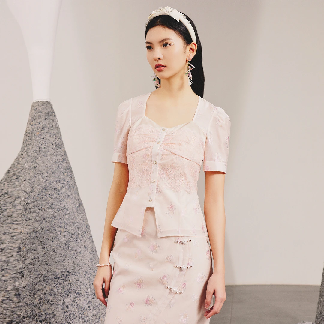 【蜜思仝】MAXRIENY浪漫氛围感粉色提花收腰上衣春新款