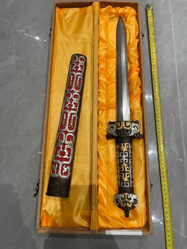 1672铜鎏金银鱼皮花纹钢烧刃短款剑未开刃