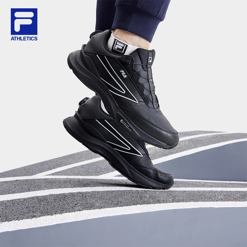 FILA斐乐男鞋跑步鞋时尚春季新款轻便舒适黑色运动鞋A12M311103F