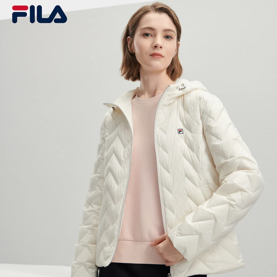 Fila/斐乐女质感菱形格秋冬保暖休闲轻薄轻羽绒服连帽F61W441902A