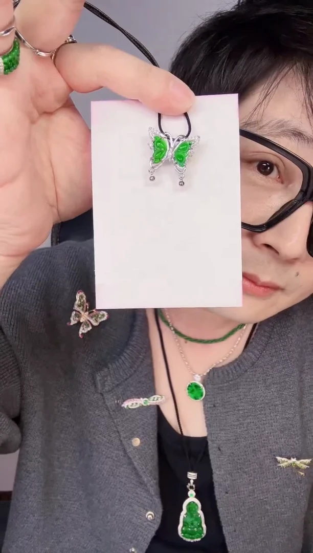 【闪购商品】翡翠颈饰未镶嵌一件