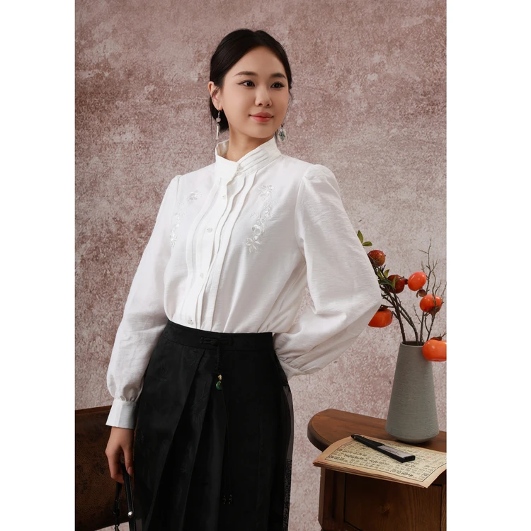 西町村屋新中式立领绣花衬衫女装秋季新款国风长袖衬衣XE9C10021