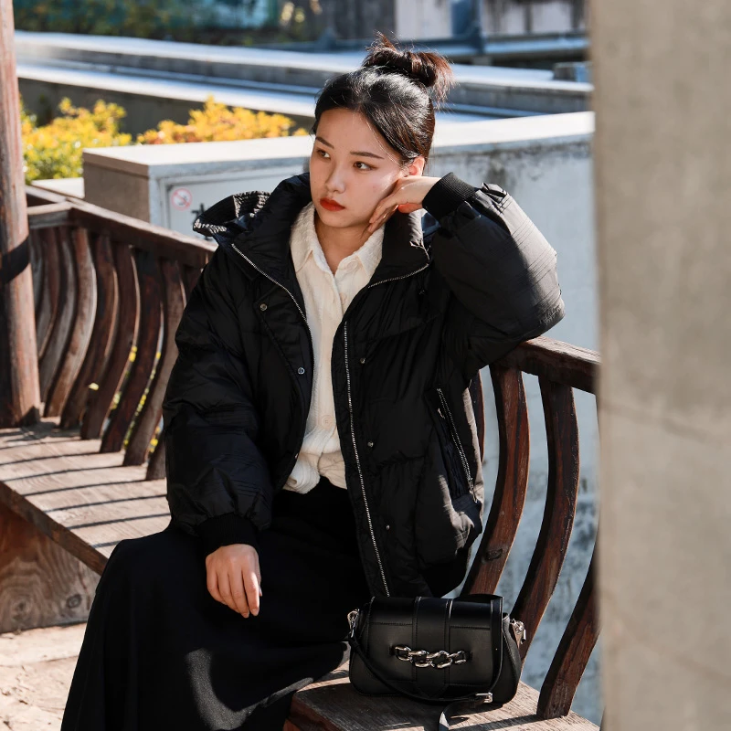 【西町村屋】W冬季新品设计感压褶带帽羽绒服YD6205003