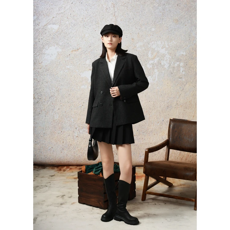 西町村屋韩系设计感短款西装女秋冬新款气质双排扣外套XH9D10099