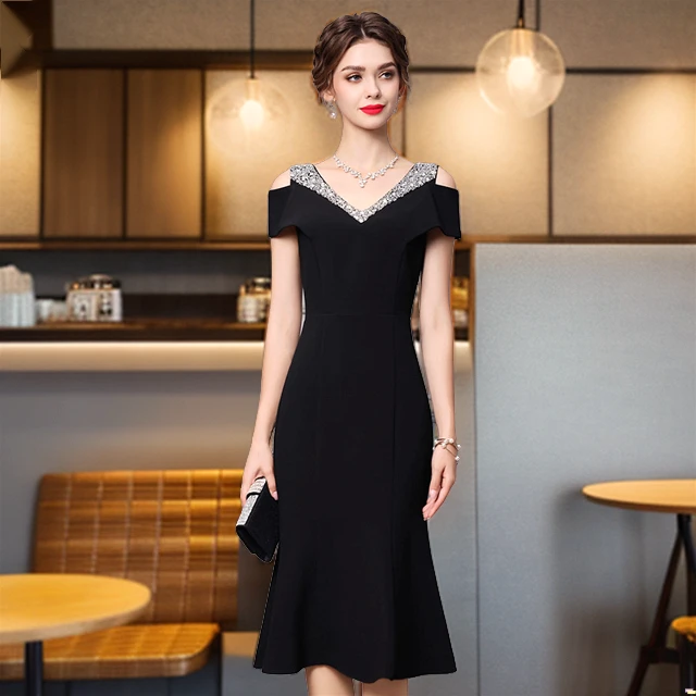 菲茵俪新款女夏季性感露肩钉钻中长款优雅高级感短袖黑色连衣裙