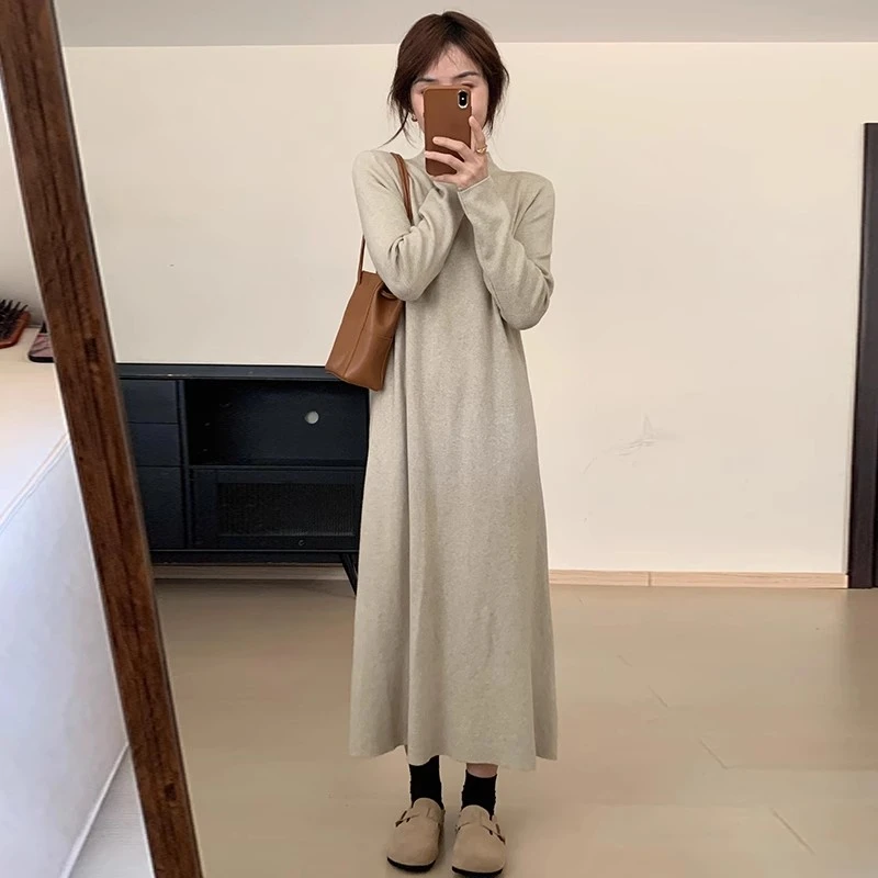 孕妇时尚半高领毛衣裙2025秋冬新款气质保暖修身百搭长款连衣裙女