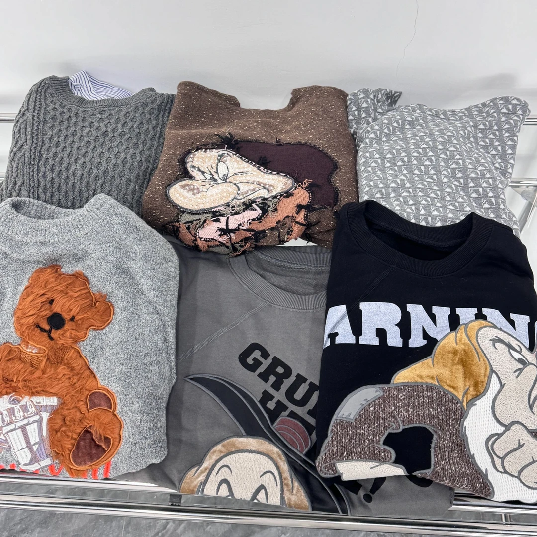 2024秋冬卫衣毛衣女士上衣随机