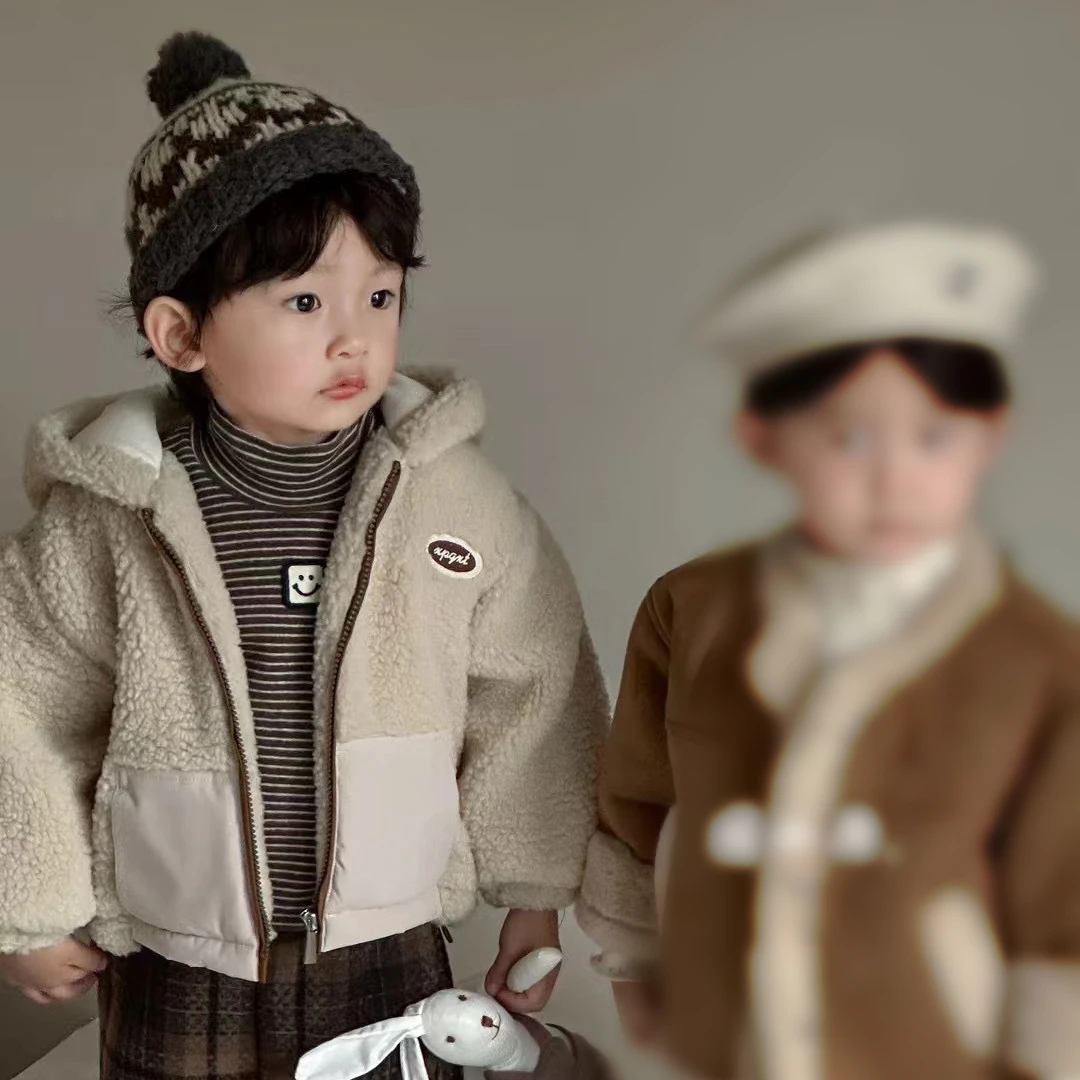 【】Y9704【圆小满】韩版连帽拼接毛毛外套                 Keke