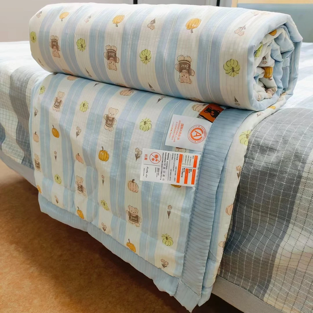 瑕疵<1.7斤左右>【棉泡泡夏凉被】<缤果熊-蓝>1.5X1.95m<±5cm>