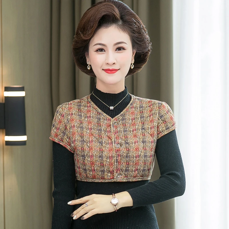 妈妈秋装新款马甲中老年女装格子护肩防寒保暖小坎肩加绒秋冬中年