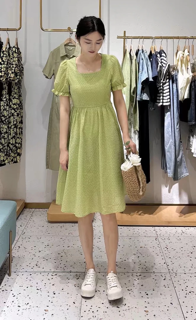 方领连衣裙绿色时尚