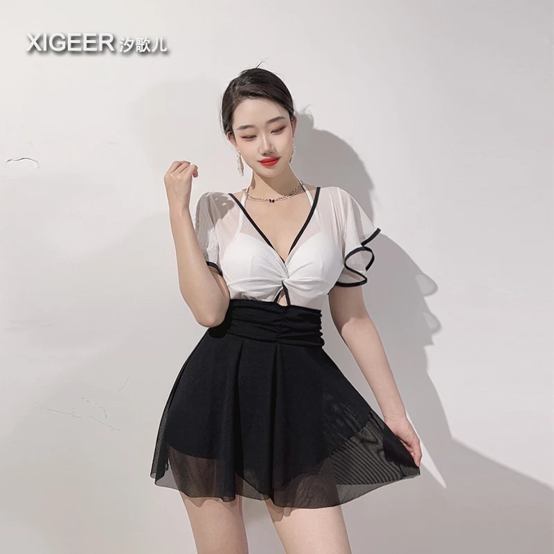 【烟雨霓裳】2025新款微胖黑白撞色气质高级高腰遮肚显瘦时尚泳裙