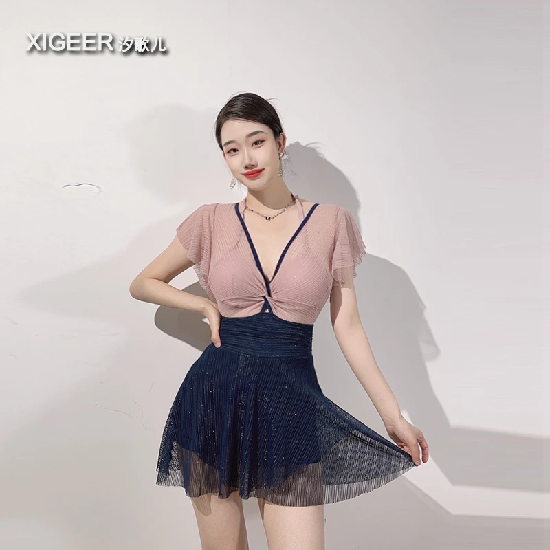 【烟雨霓裳】2025新款气质撞色遮肉显瘦性感收腰连体度假风游泳衣