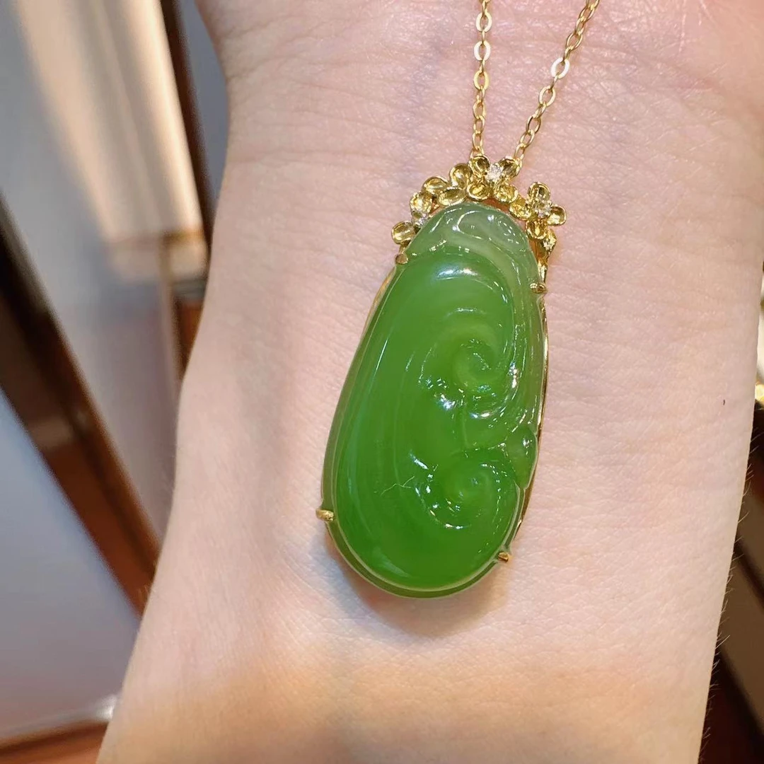18K金镶嵌27*14.1mm和田玉苹果绿如意HNZ3304