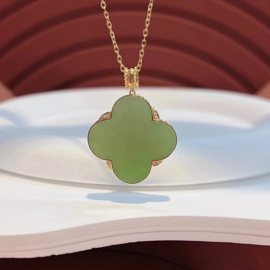 18K金镶嵌25×4和田碧玉大四叶草吊坠HNZ7176