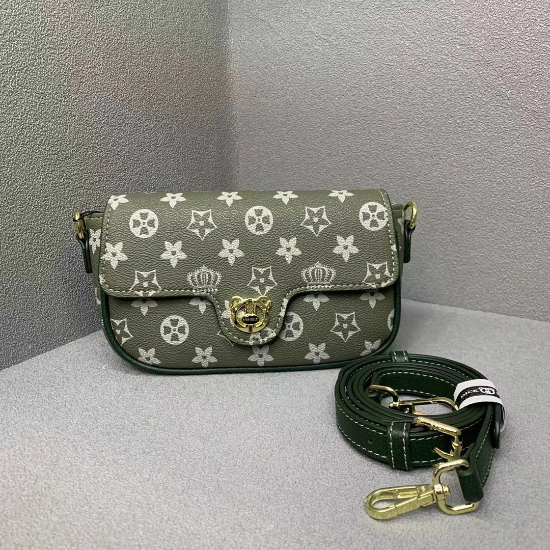 DICK BEAR/迪克熊9836新款时尚斜挎包女士熊头包单肩百搭