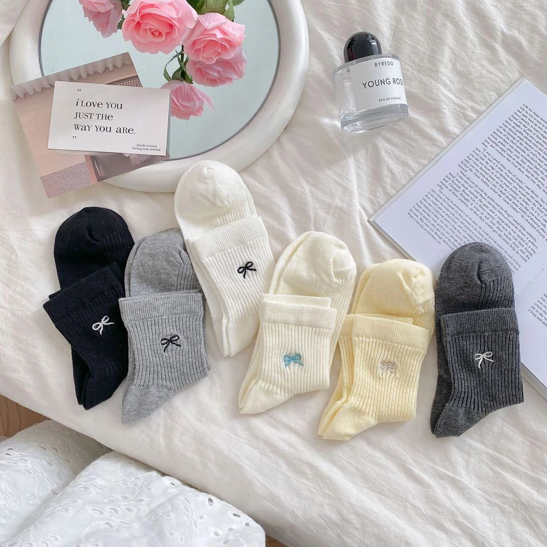 芭蕾风刺绣蝴蝶结网眼镂空袜子女中筒夏季薄款无骨短袜奶油色棉袜