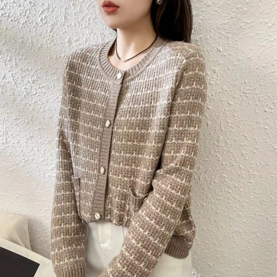 新款圆领小香风氛围感小清新精致羊 绒针织开衫