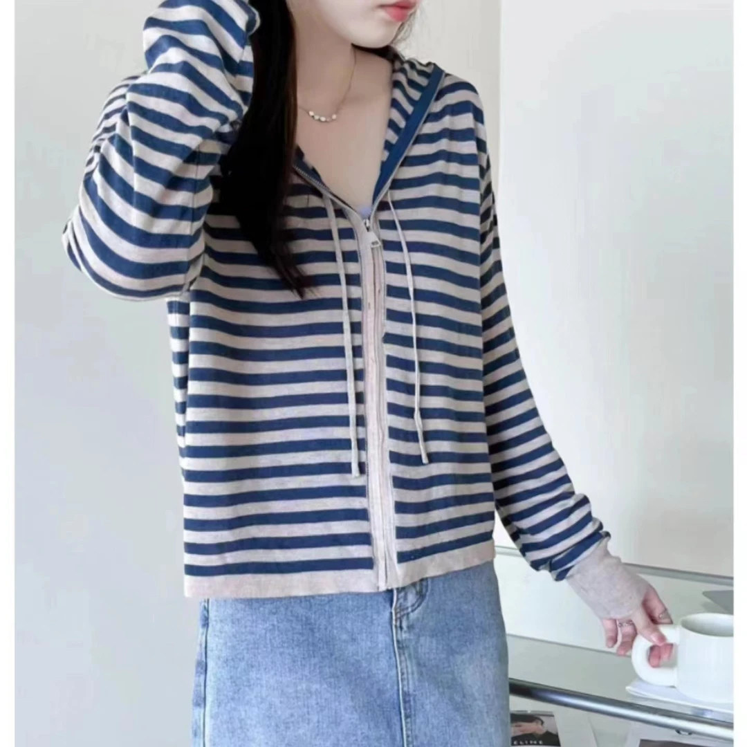 秋季新款气质拉链连帽条纹复古时尚百搭休闲针织开衫