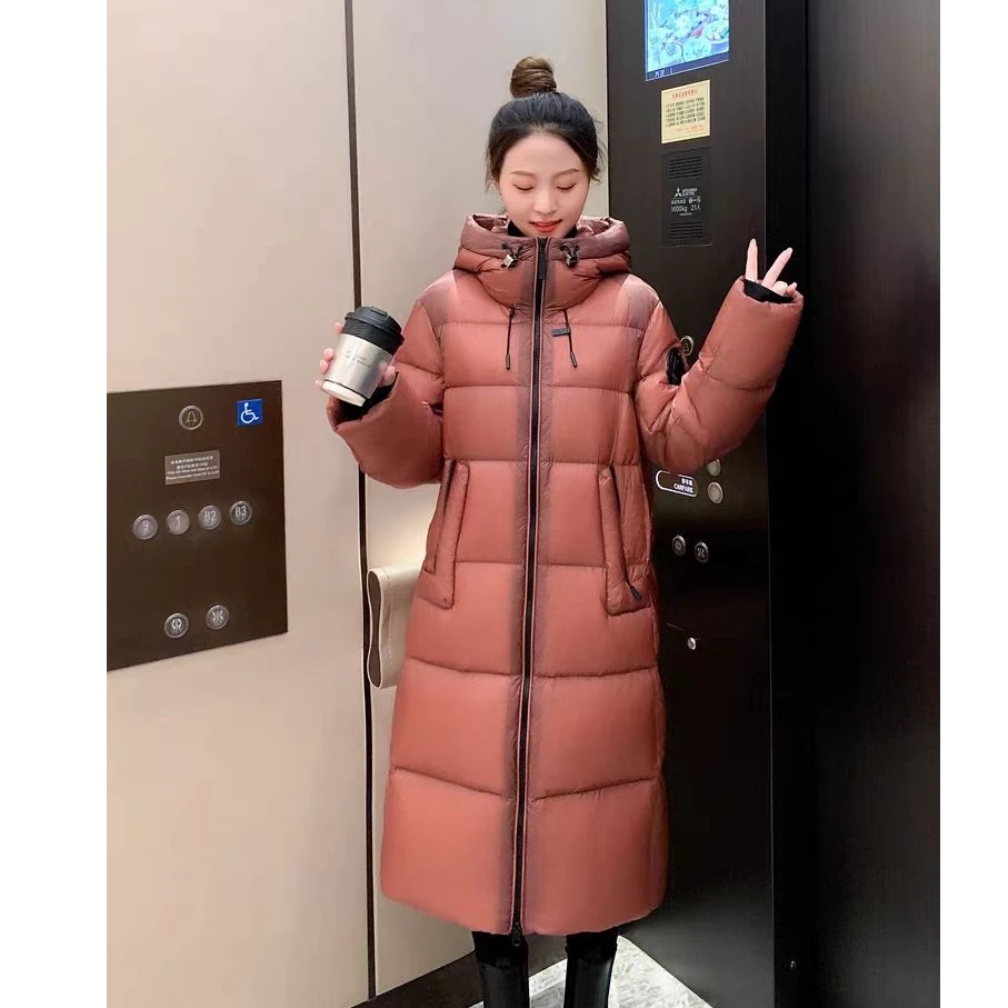 悦享女装2024冬季新款珠光面料超轻连帽显瘦中长款保暖鹅绒服