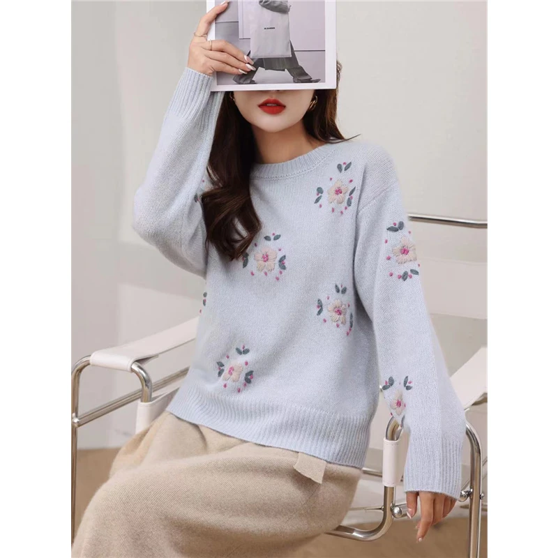 新款灵动雅致复古花卉手工刺绣甜美减龄长袖毛衣