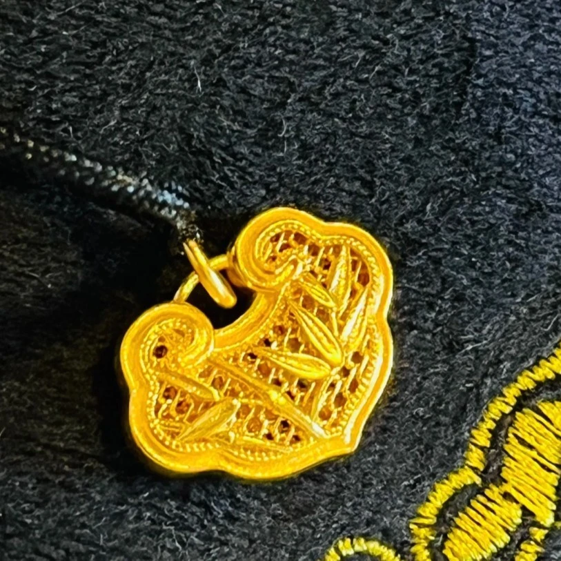 水贝黄金批发足金999古法工艺竹报平安锁吊坠纯金纯黄金正品保障