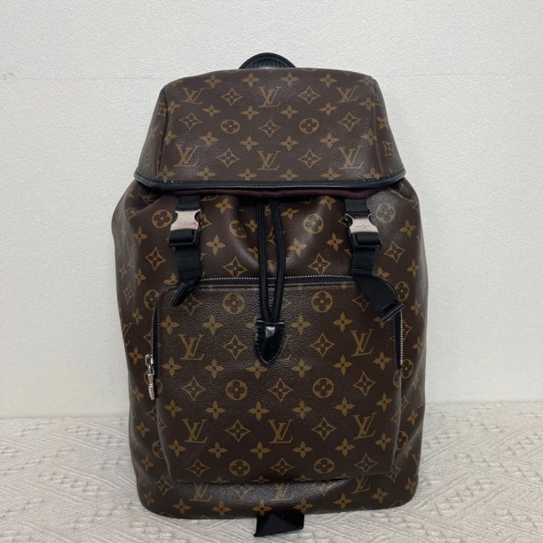 95新 LouisVuitton/路易威登 3001/时尚芯片款棕老花双肩包